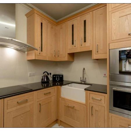 Joivy Boutique Apt With Patio In New Town Edinburgh Exterior photo