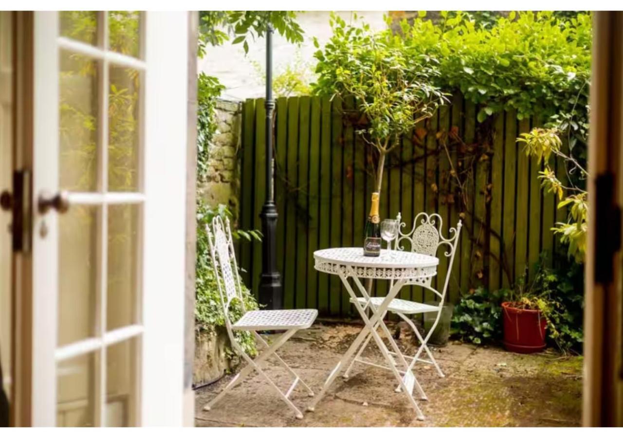 Joivy Boutique Apt With Patio In New Town Edinburgh Exterior photo